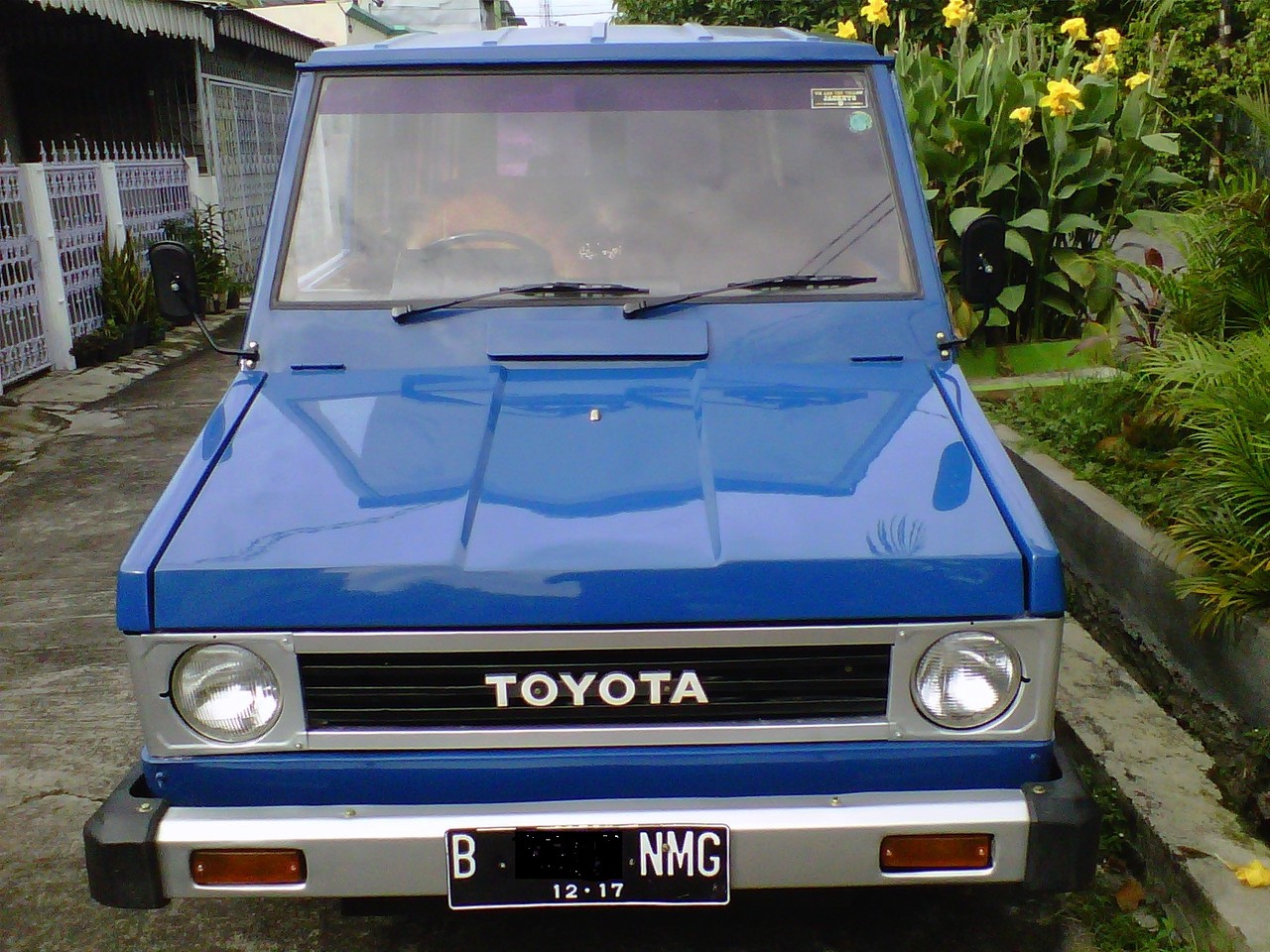 Toyota Kijang Doyok Minibus Tahun 1983 Orisinil | Gambar Mobil Klasik