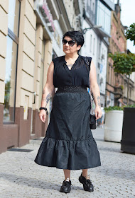 Black fashion, Zara skirt 