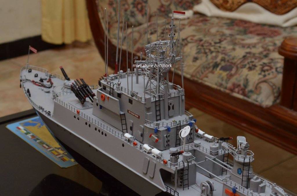 tempat jual miniatur kapal perang kri hasan basri 382 war ship rumpun art work planet kapal terpercaya