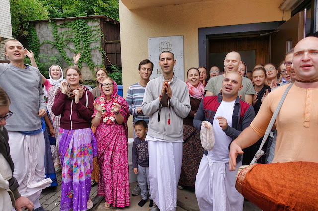 Ecstatic Send Off Kirtan--Kaunas, Lithuania