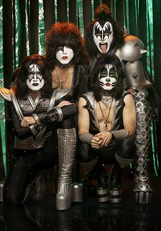 Foto de la Banda Kiss posando para fans