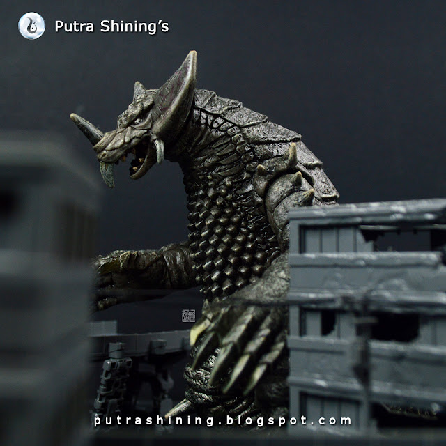 Kaiju Diorama: NECA Shin Godzilla, SHF Ultraman and Ultra Monster Series custom paint by Putra Shining