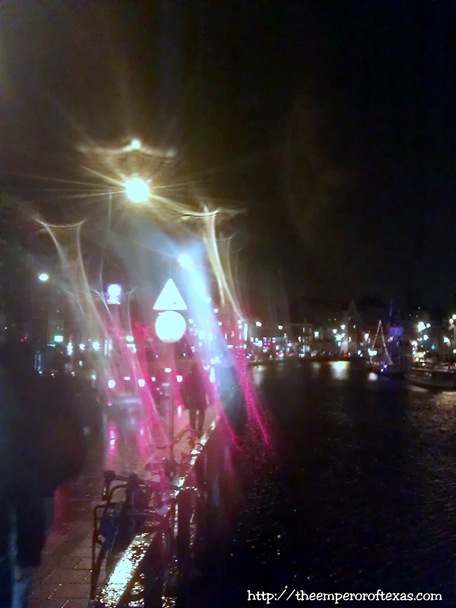 Rokin, Amsterdam. 40 minutes to THE NEW YEAR 2013(LIVE caption delivered to Fb: “Rokin. 4O minutes to NEW YEAR.")