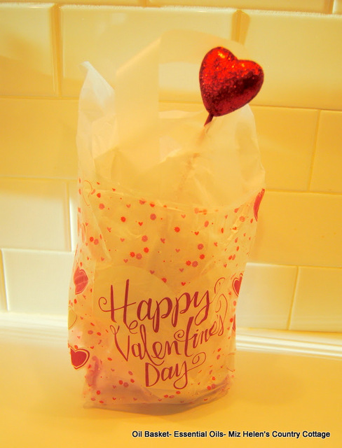 Scented Bath Soak-Valentine Gift at Miz Helen's Country Cottage