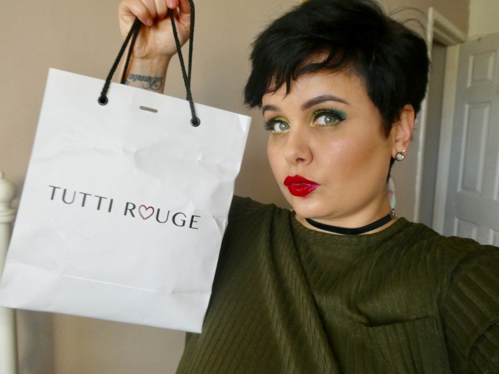 Tutti Rouge Review, Part one: Eva Body Garnet 