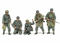 Tamiya 1/35 GERMAN INFANTRY (SET LATE WWII) (35382) Color Guide & Paint Conversion Chart