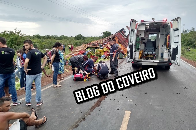 Vídeo: Caminhão carregado com frutas e verduras tomba na PI-213 em Cocal-PI