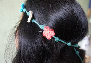 free crochet floral headband pattern, free crochet flower motif pattern