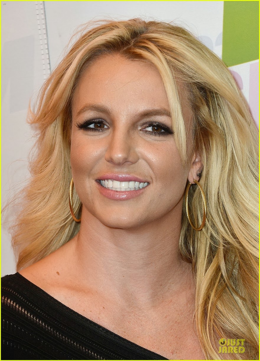 Britney Spears Pictures 2013  Celebrity Magazine