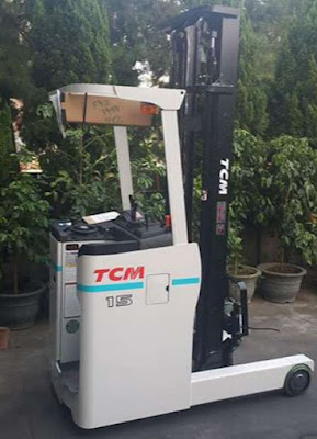 Xe nâng reach truck TCM 1 – 3 tấn đứng lái