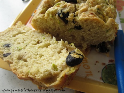 Cake salato zucchini olive e feta 6
