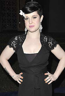 Singer Kelly Osbourne cried after first bikini shoot 