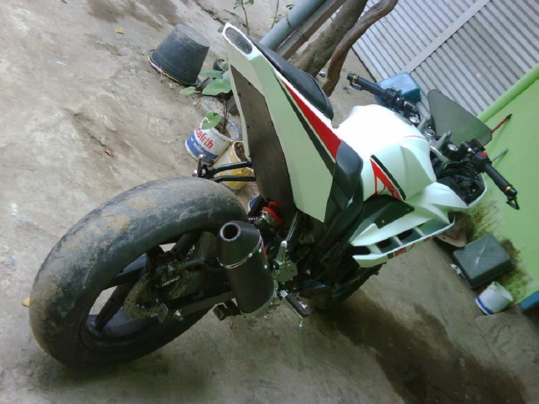 MOTOR KEREN 6 Detail Yamaha Byson Modif Ala FZ R15 2