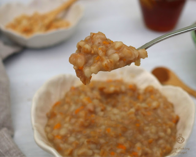 Textura das papas de cevada com cenoura e pera