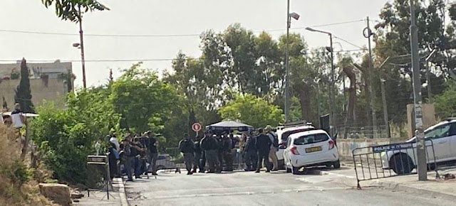 Policía israelí en el barrio de Sheikh Jarrah en Jerusalén oriental, donde las familias palestinas están siendo desalojadas de sus hogaresYahya Arouri