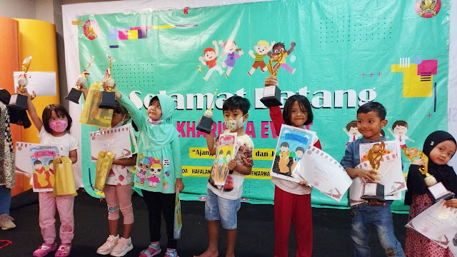 pemenang lomba mewarnai anak