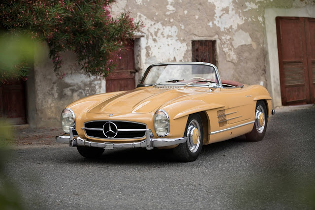 1960 Mercedes-Benz 300 SL Roadster for sale at Girardo & Co - #Mercedes #SL #Roadster #classiccar #forsale