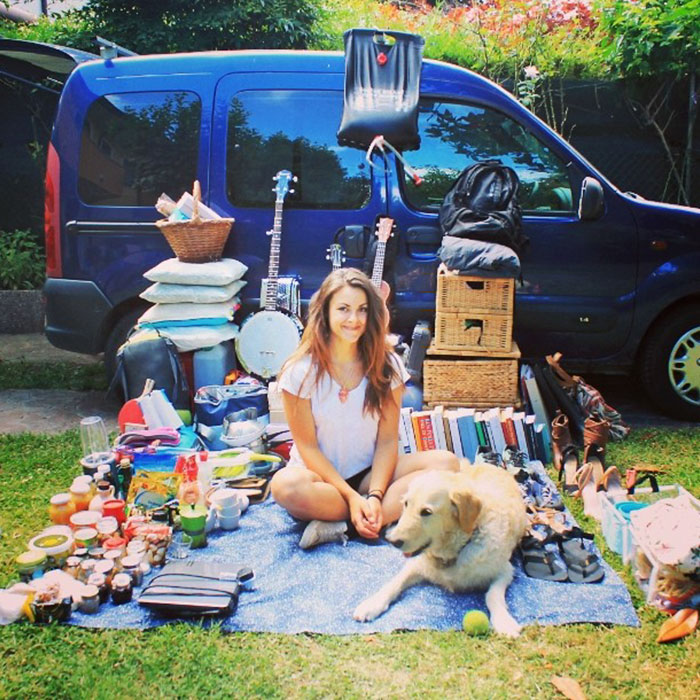 Woman Restores Old Van On Her Own - The Reason Will Surprise You