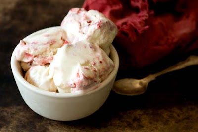 strawberry ice cream with guajillo chile