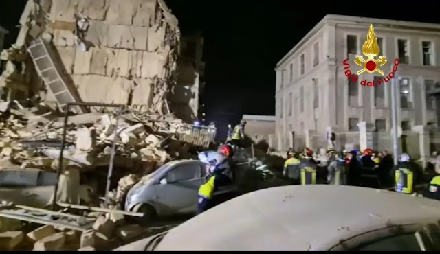 Crolla una palazzina a Bari: si teme per una donna tra le macerie, soccorsi in azione (video)