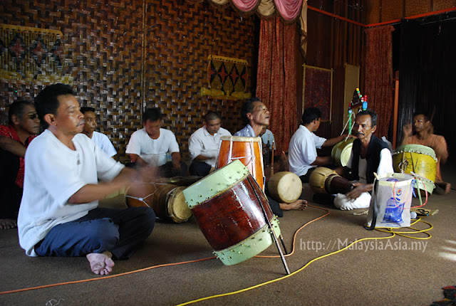 Wayang Kulit Performance