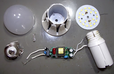 Lâmpada de LED Giga Eco 9W desmontada