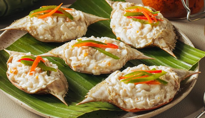 How to Make Pinais na Alimasag or Stuffed Crab Steamed in Banana Leaves