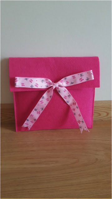 Using a felt envelope pouch as a gift package