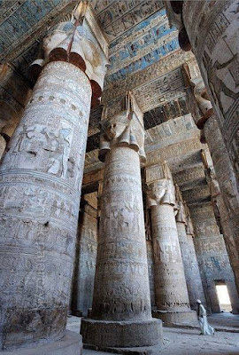 Hathor_temple_columns
