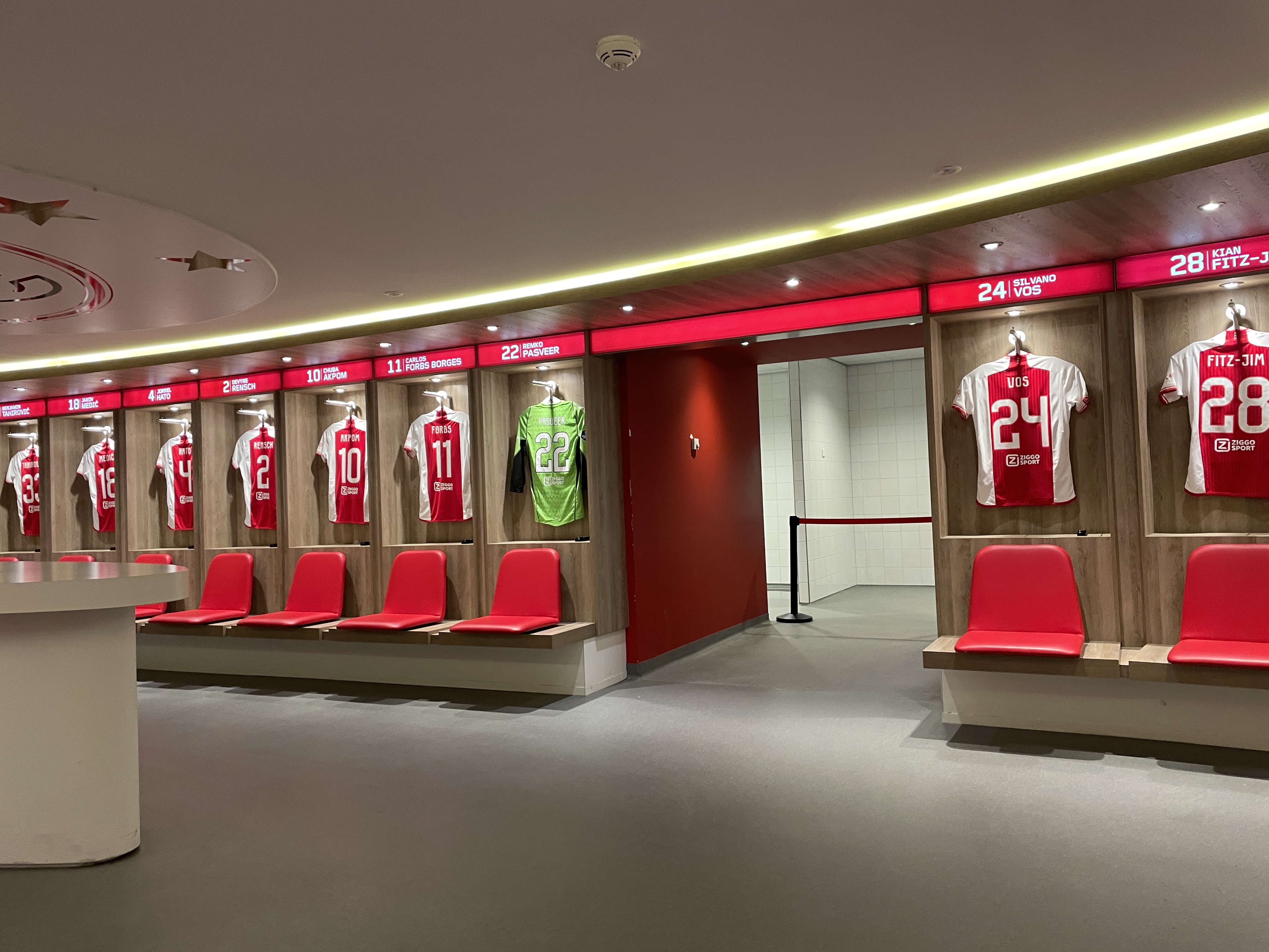 dressing rooms at johan cruijff arena