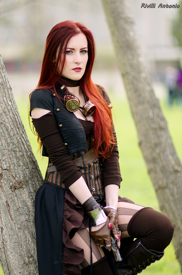 Steampunk Fashion Guide: Redheaded Steampunk Huntress