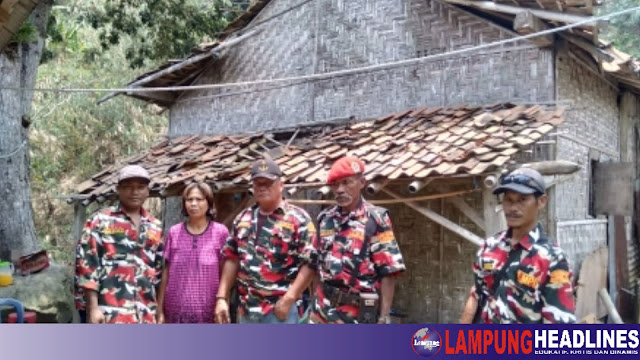 Wujud Kepedulian LMPI Kota Bandar Lampung, Lakukan Baksos Bedah Rumah