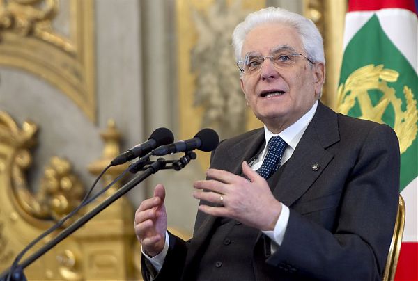 Mattarella: "Vanno tutelati i risparmi delle famiglie"