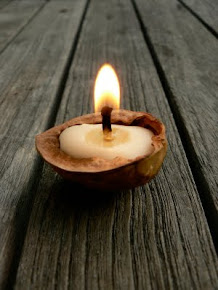 Handmade Christmas - Walnut Candle.