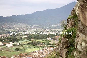 Sensasi Liburan di Gunung Batu Lembang