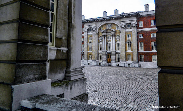 Pátio interno do Royal Naval College (Escola Real de Marinha), em Greenwich, Londres