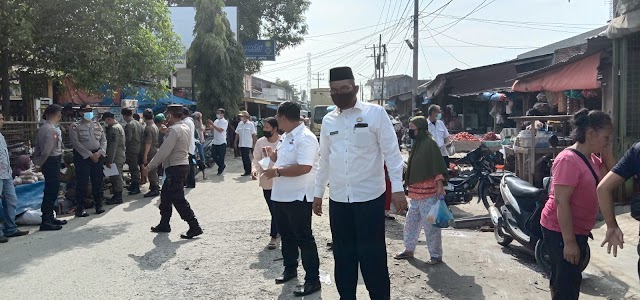 Camat Avro Gratiskan Jualan di Dalam Pasar Batang Kuis Selama 6 Bulan