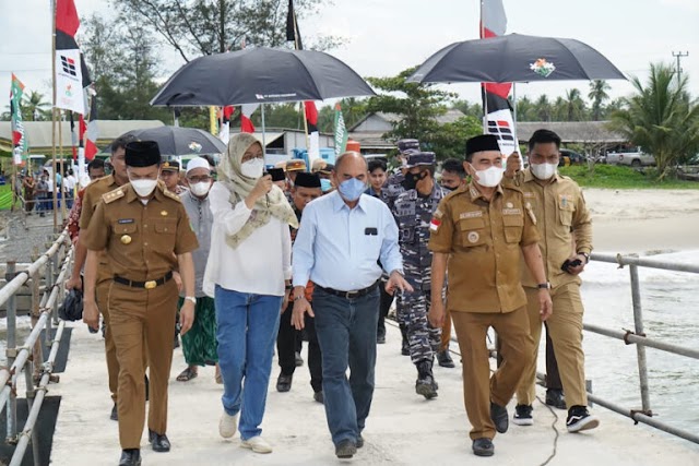 Pembagunan Tahap Kedua Masjid Apung Siring Tanbu Disaksikan Bupati Zairullah 