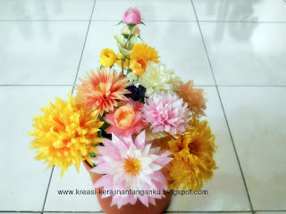 Kreasi Craft Bunga  dari  Sedotan 