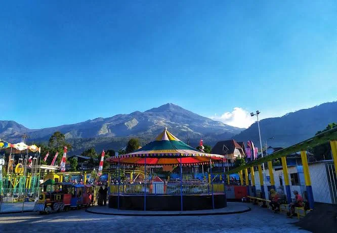 Menikmati Sejuknya Taman Ghanjaran Mojokerto, Destinasi Keluarga Kekinian