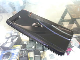 Hape Seken ASUS ROG Phone II ROG 2 4G LTE RAM 8/128 NFC Baterai 6000mAh Mulus Normal