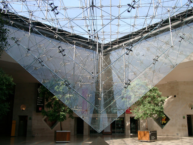 Pyramide inversée, The Inverted Pyramid, Musée du Louvre, Paris