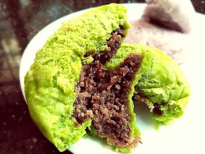 Green tea mantou with red bean filling.