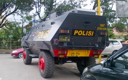 Mobil Truk Polisi - truk polisi keren