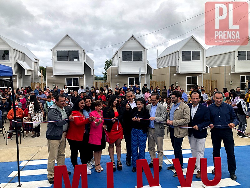 97 familias de Puyehue recibieron sus nuevas viviendas