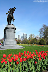 Estatua Ecuestre de George Washington en el Boston Public Garden