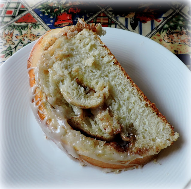 Pull Apart Cinnamon Roll Bread