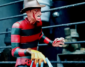 NECA Toony Terrors A Nightmare on Elm Street Freddy Krueger Action Figure