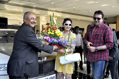 Sanjay Dutt gifts Manyata, Celebrity Gossip