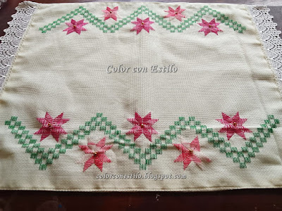 Mantel-bordado-con-hilos-en-Hardanger